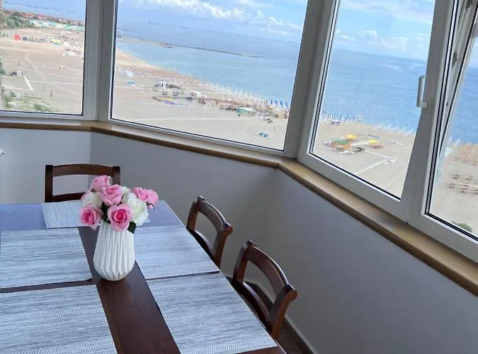 Panoramic Sea View Apartment Constanta